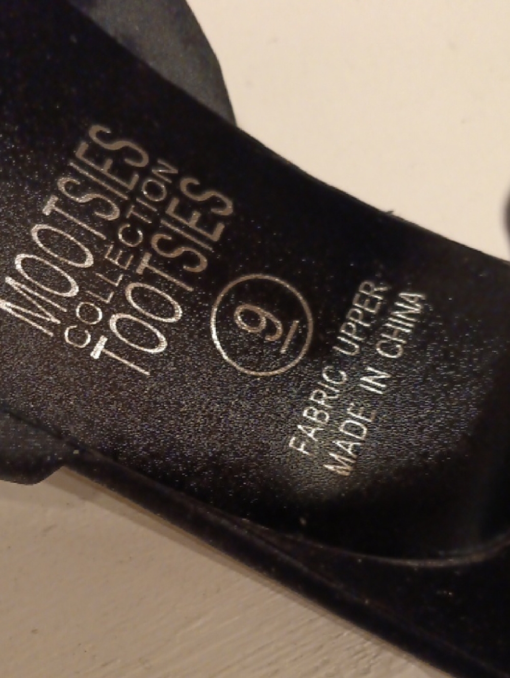Mootsies Tootsies Black Bow Slide Heels with Iridescent Footbed - Picture 7 of 7